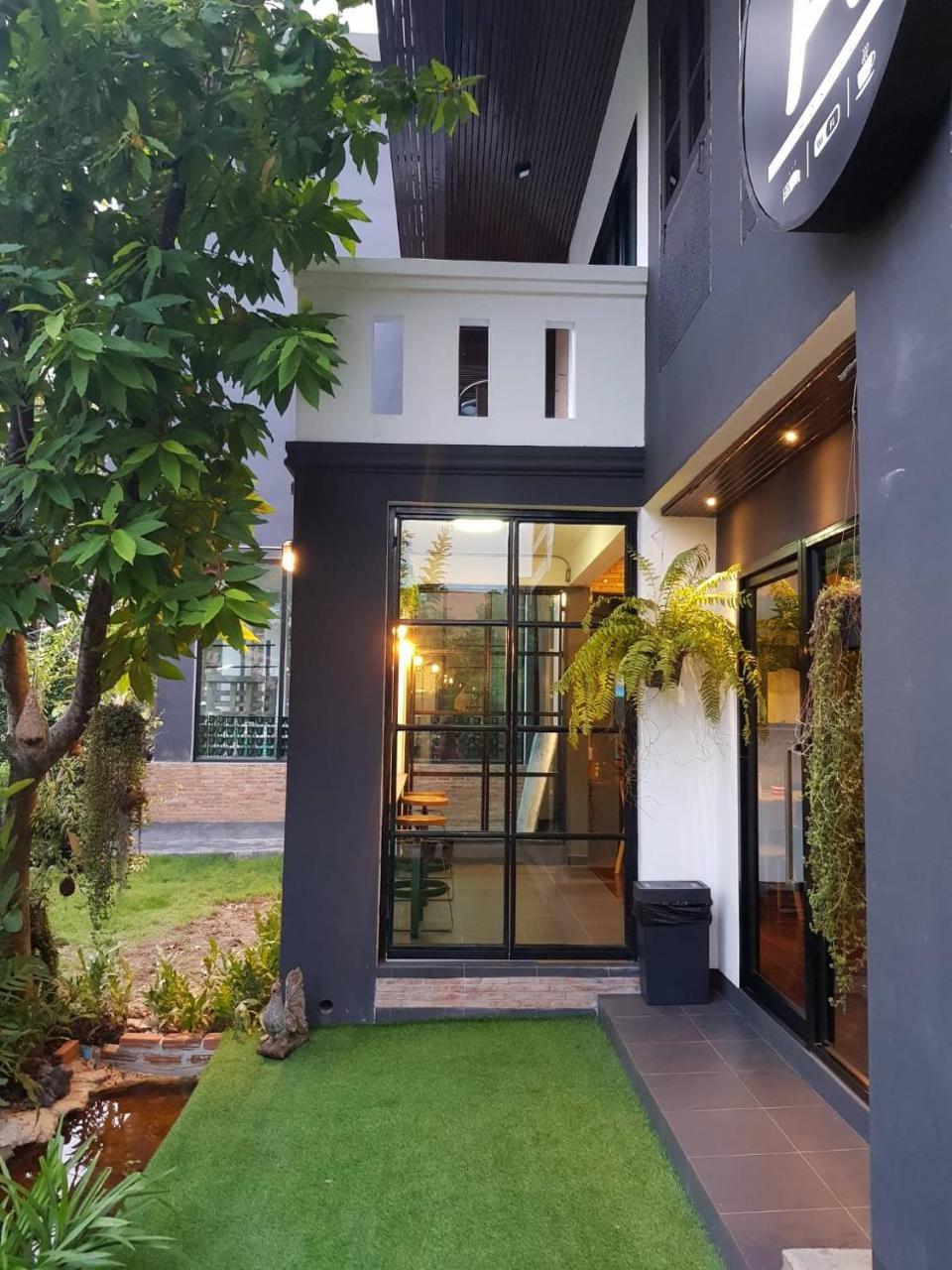 Azz Hotel Chiang Mai Exterior foto